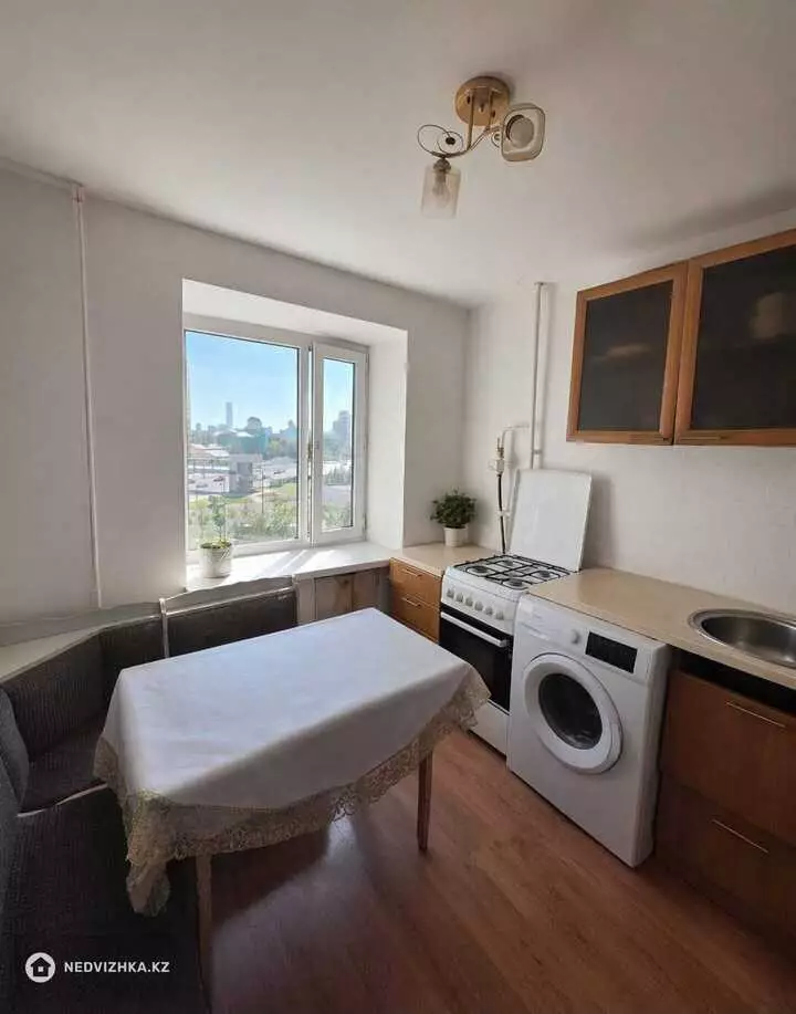 2-комнатная квартира, этаж 6 из 9, 42 м², фотография 2