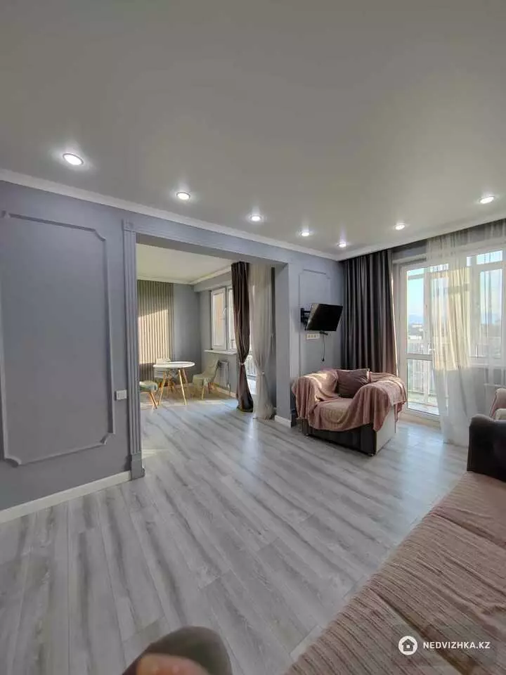 2-комнатная квартира, этаж 9 из 10, 64 м²
