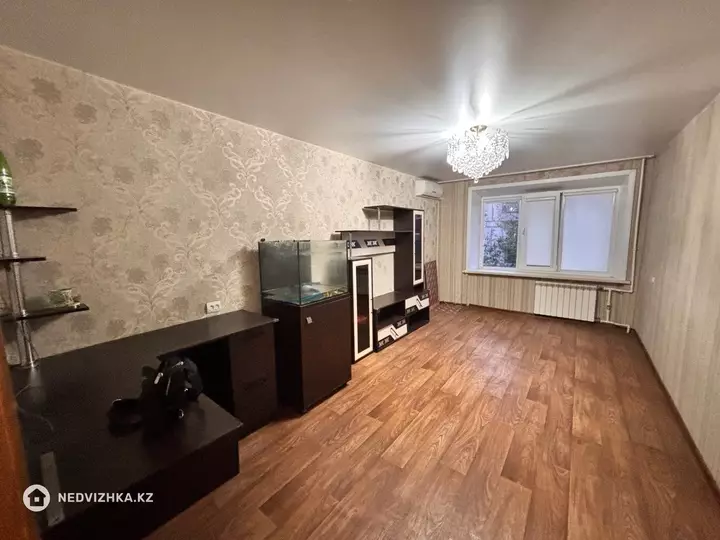 2-комнатная квартира, этаж 4 из 5, 48 м², фотография 2