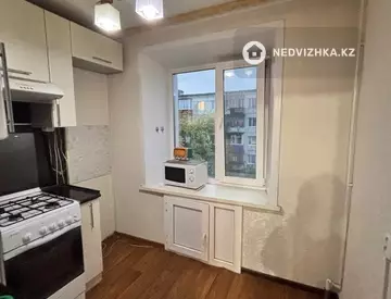 2-комнатная квартира, этаж 4 из 5, 48 м², миниатюра 9