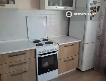 2-комнатная квартира, этаж 8 из 13, 60 м², миниатюра 1