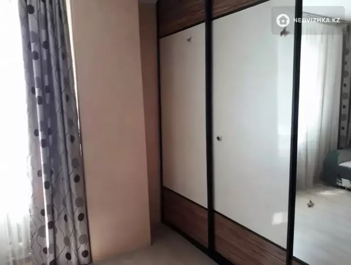 2-комнатная квартира, этаж 8 из 13, 60 м², фотография 4