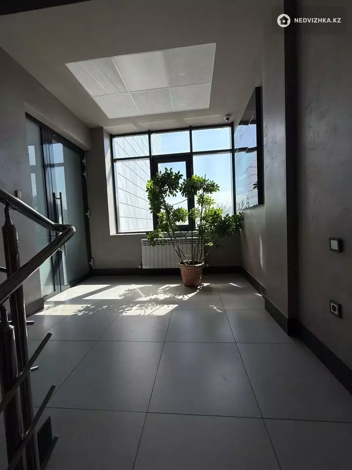 кеңселер, кабинеттер, қабат 2 барлық қабат саны 4, 200 м², На длительный срок, 2-фотосурет