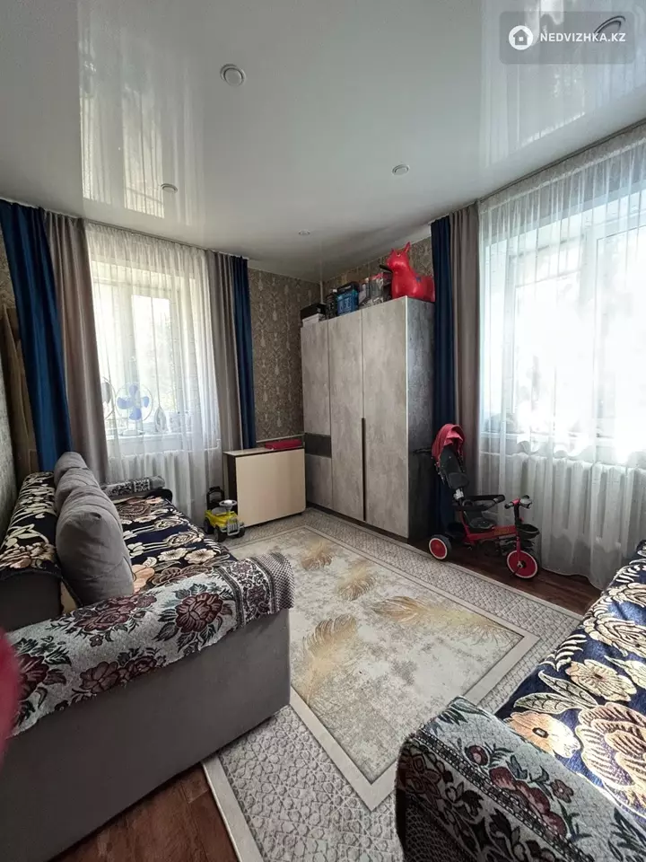 2-комнатная квартира, этаж 2 из 2, 42 м², фотография 2