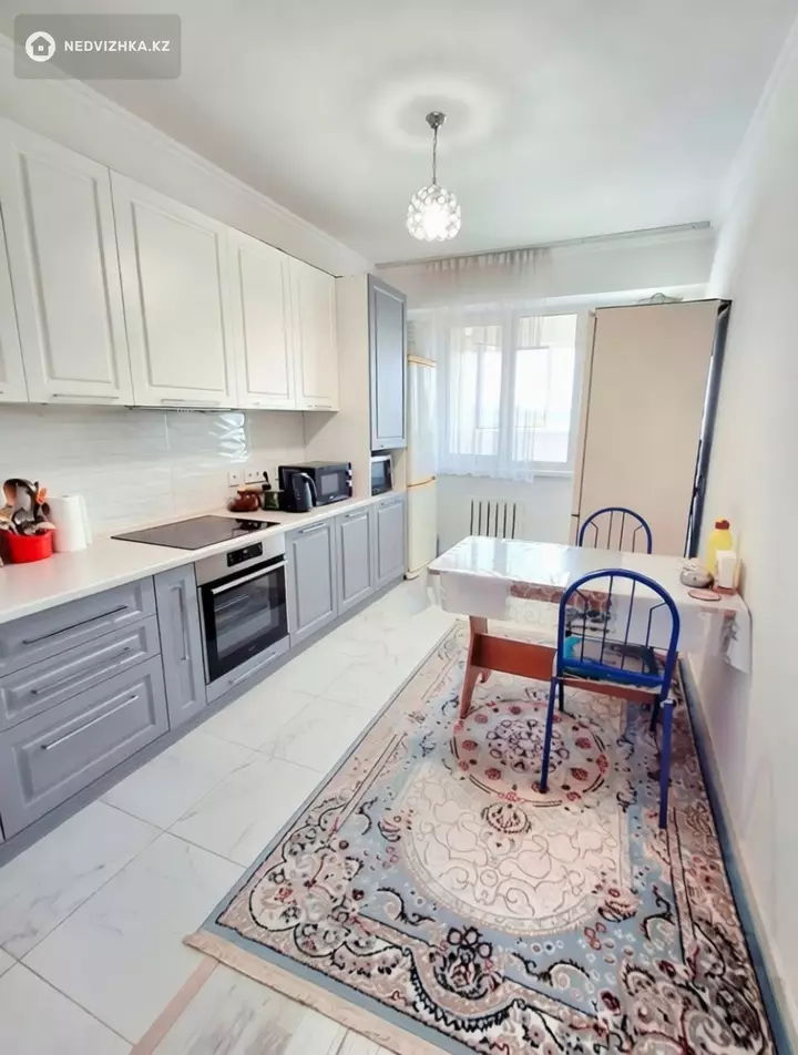 2-комнатная квартира, этаж 4 из 9, 74 м², фотография 4