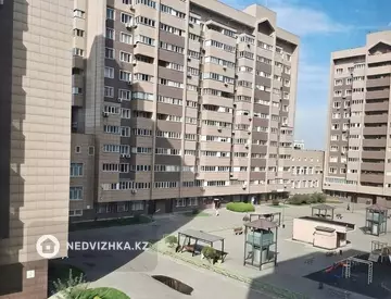 2-комнатная квартира, этаж 4 из 9, 74 м², миниатюра 10