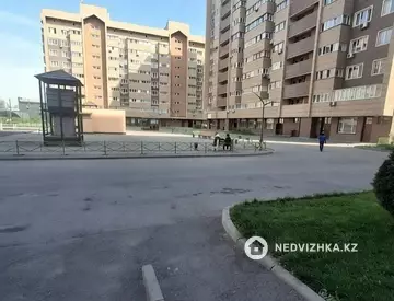 2-комнатная квартира, этаж 4 из 9, 74 м², миниатюра 11