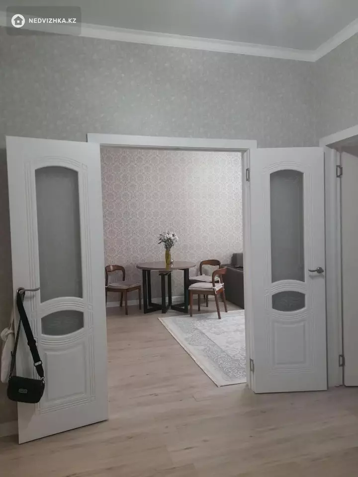 1-комнатная квартира, этаж 4 из 5, 90 м², фотография 3