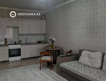 1-комнатная квартира, этаж 4 из 5, 90 м²