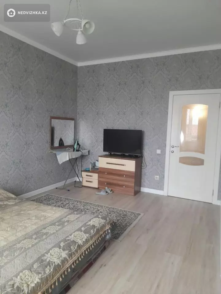 1-комнатная квартира, этаж 4 из 5, 90 м², фотография 4
