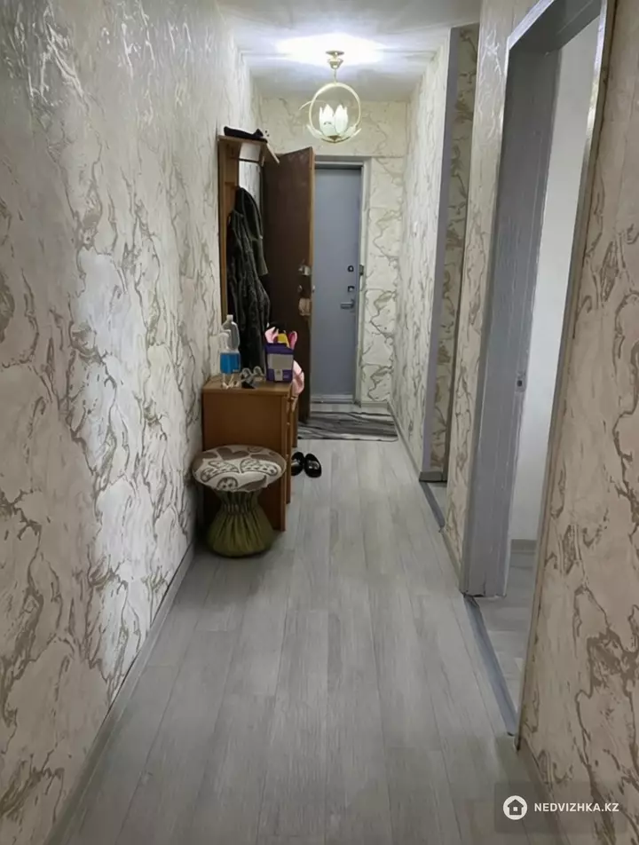 3-комнатная квартира, этаж 4 из 5, 67 м², фотография 4
