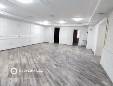 Орынжай, 100 м², На длительный срок, 5-нобай
