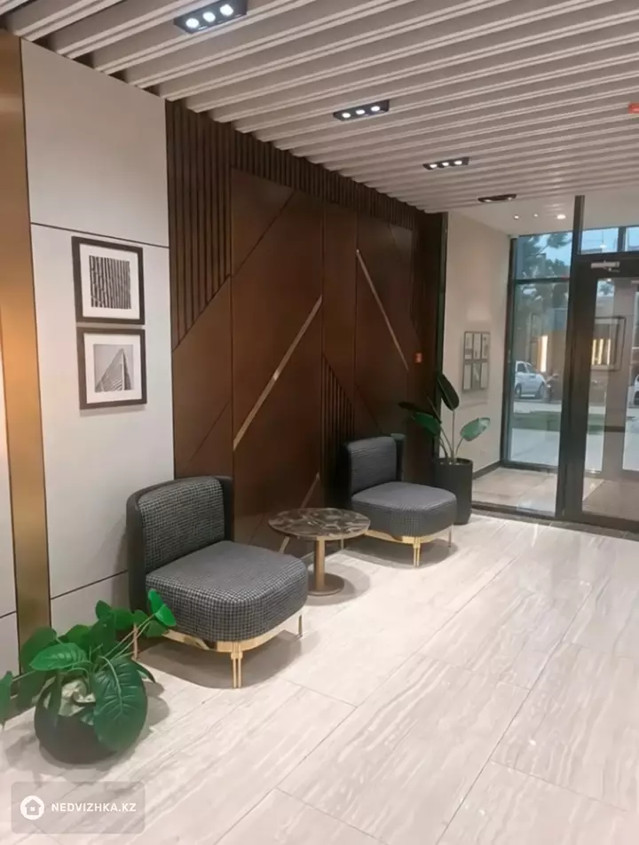 2-комнатная квартира, этаж 2 из 7, 75 м², фотография 2