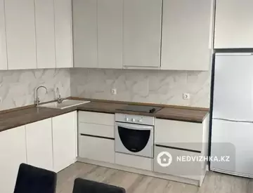 2-комнатная квартира, этаж 11 из 22, 71 м², миниатюра 3