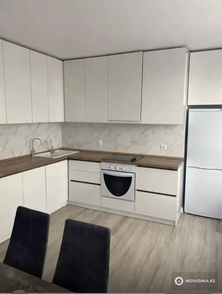 2-комнатная квартира, этаж 11 из 22, 71 м², фотография 3