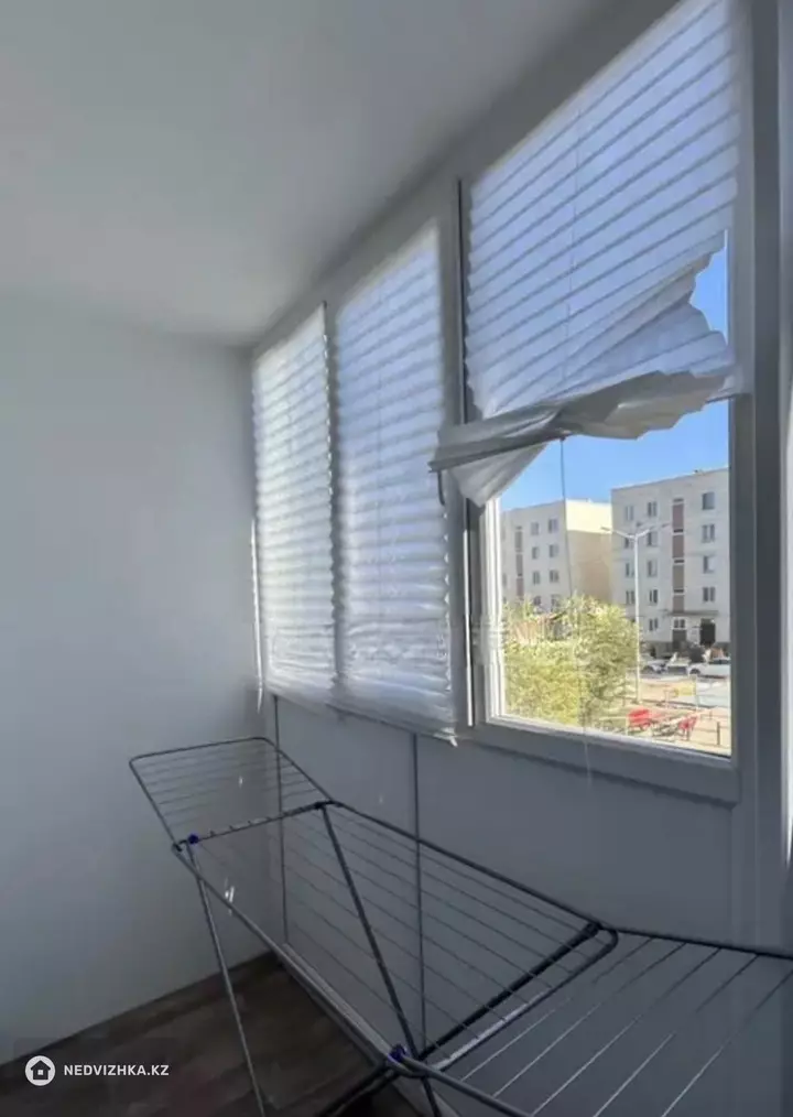 1-комнатная квартира, этаж 2 из 10, 39 м², фотография 2
