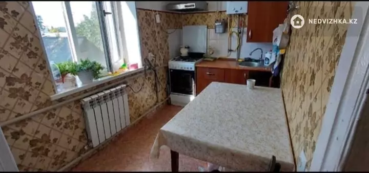 2-комнатная квартира, этаж 2 из 2, 48 м², фотография 3