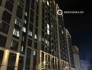 1-комнатная квартира, этаж 7 из 18, 40 м², Посуточно, миниатюра 10