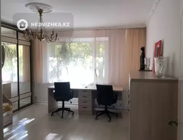 3-комнатная квартира, этаж 1 из 5, 72 м², миниатюра 4
