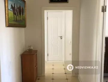 3-комнатная квартира, этаж 1 из 5, 72 м², миниатюра 12