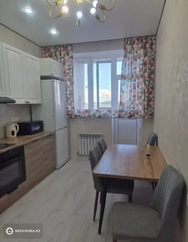 1-комнатная квартира, этаж 2 из 9, 39 м², На длительный срок, фотография 2