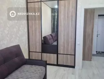 1-комнатная квартира, этаж 2 из 9, 39 м², На длительный срок, миниатюра 5