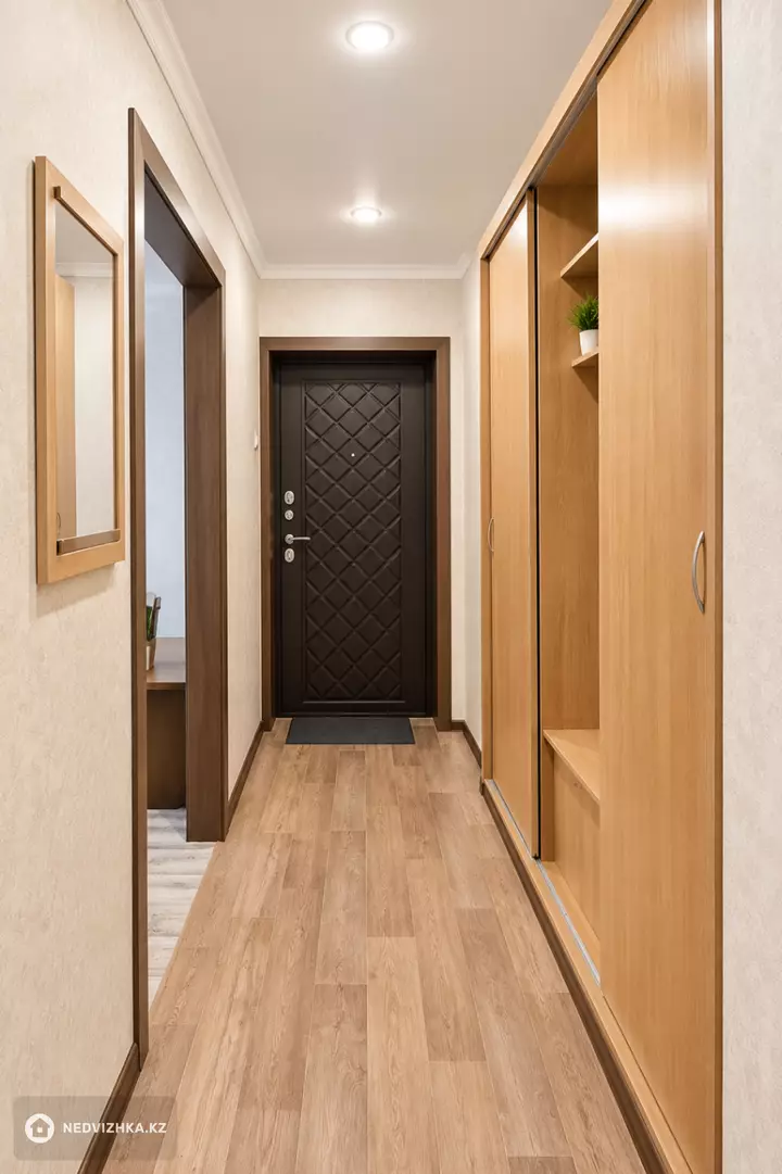 2-комнатная квартира, этаж 1 из 6, 56 м², На длительный срок
