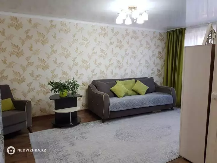 2-бөлмелі пәтер, қабат 5 барлық қабат саны 5, 52 м², Посуточно