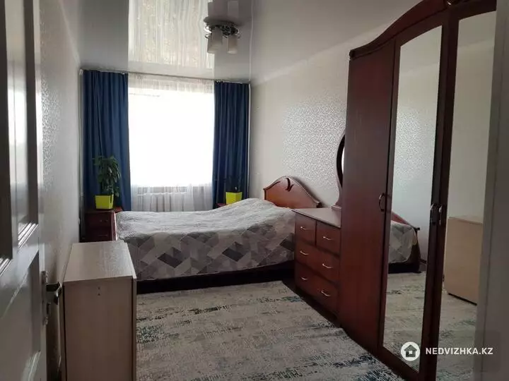2-бөлмелі пәтер, қабат 5 барлық қабат саны 5, 52 м², Посуточно, 2-фотосурет