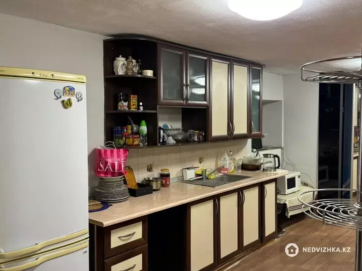5-комнатный дом, 4 соток, 222 м², фотография 3