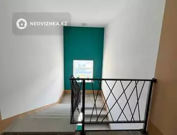 3-комнатная квартира, этаж 4 из 4, 72 м², миниатюра 2