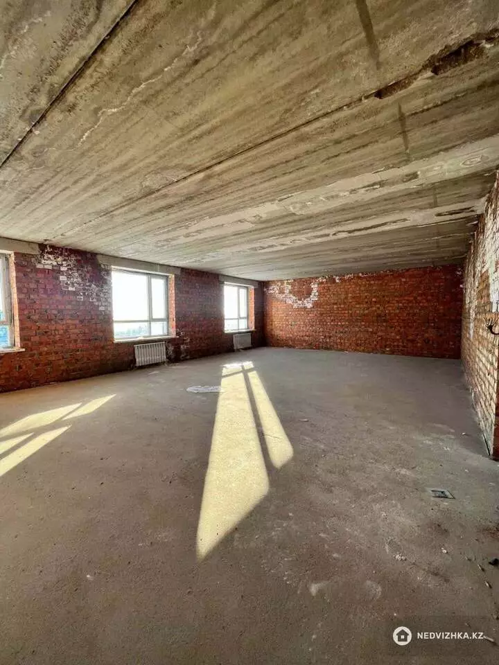 3-комнатная квартира, этаж 4 из 4, 72 м², фотография 3