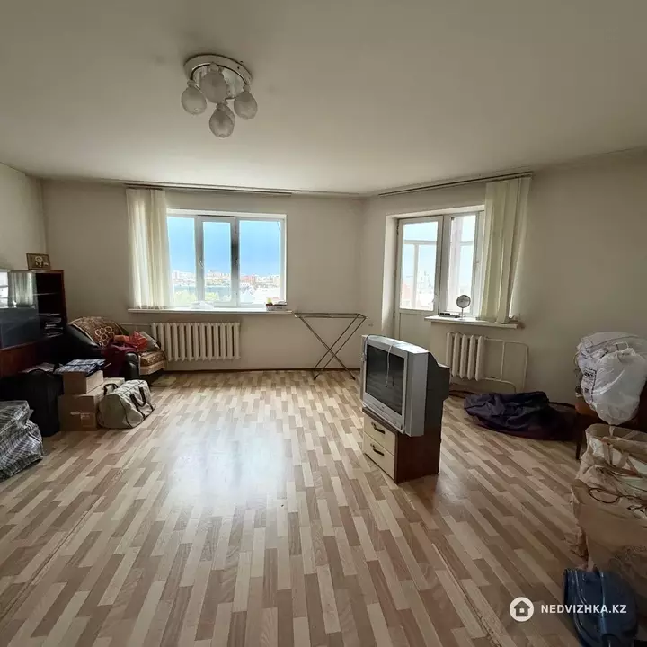 3-комнатная квартира, этаж 9 из 9, 108 м², фотография 3