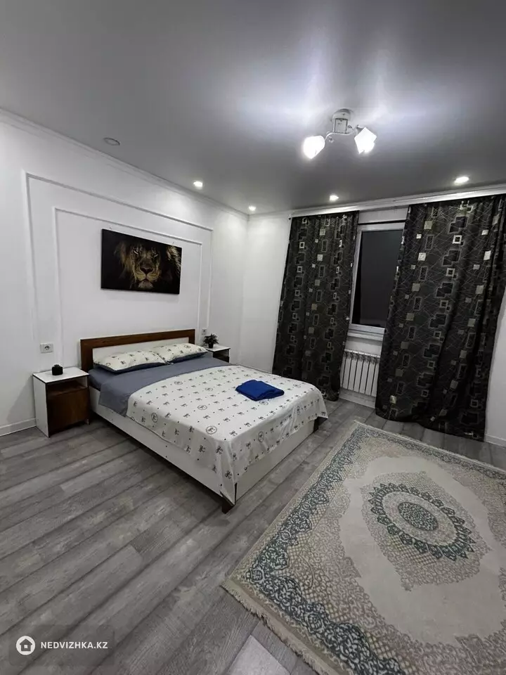 1-комнатная квартира, этаж 4 из 10, 42 м², Посуточно