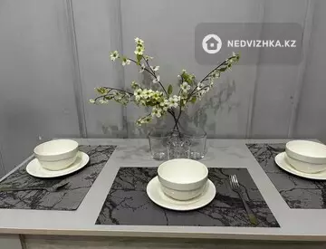1-бөлмелі пәтер, қабат 4 барлық қабат саны 10, 42 м², Посуточно, 5-нобай