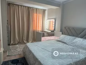 3-комнатная квартира, этаж 2 из 5, 78 м², миниатюра 2