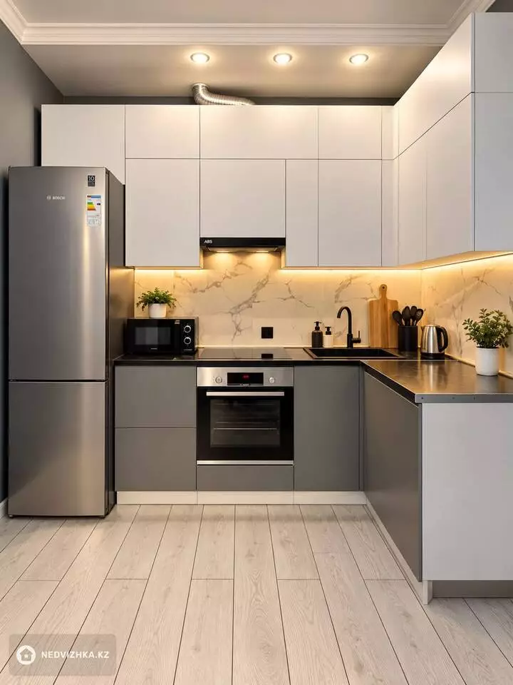 2-комнатная квартира, этаж 16 из 17, 41 м², Посуточно, фотография 3