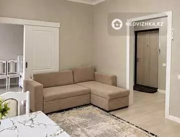 2-комнатная квартира, этаж 11 из 18, 42 м², Посуточно