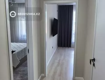 2-комнатная квартира, этаж 7 из 9, 55 м², миниатюра 2