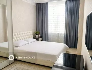 4-комнатная квартира, этаж 13 из 19, 140 м², Посуточно