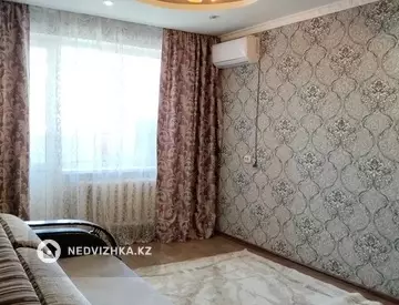 1-комнатная квартира, этаж 3 из 5, 37 м², миниатюра 2