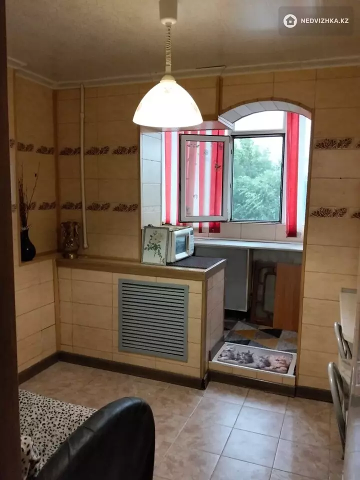 1-комнатная квартира, этаж 3 из 5, 37 м², фотография 5
