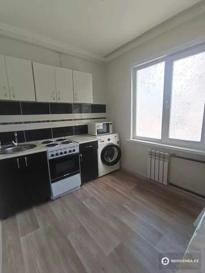 1-комнатная квартира, этаж 2 из 5, 35 м², Посуточно, фотография 4