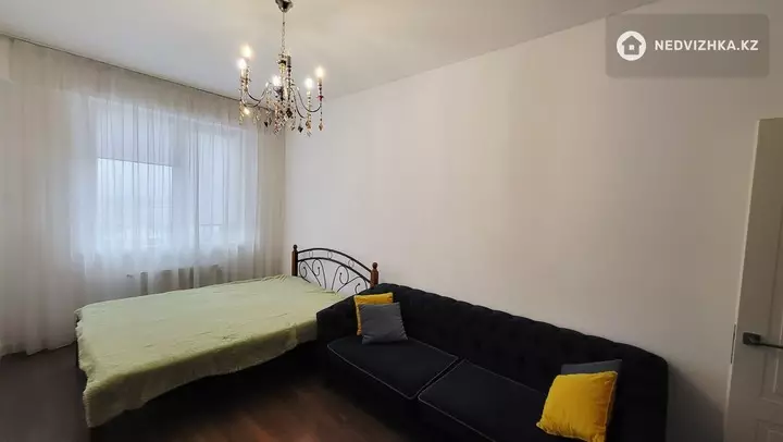 3-комнатная квартира, этаж 5 из 18, 85 м², На длительный срок, фотография 4