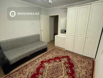 3-комнатная квартира, этаж 1 из 5, 70 м², На длительный срок, миниатюра 1