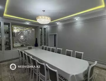 6-бөлмелі үй, 6.8 соттық, 282 м², 8-нобай