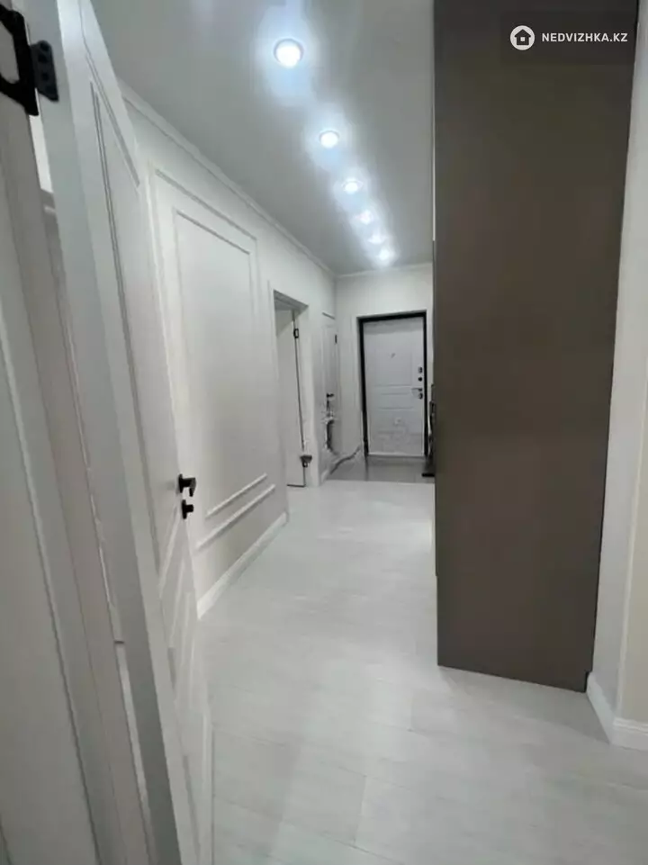 3-комнатная квартира, этаж 2 из 9, 70 м², фотография 3