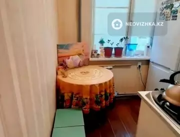 2-комнатная квартира, этаж 2 из 5, 50 м², миниатюра 2