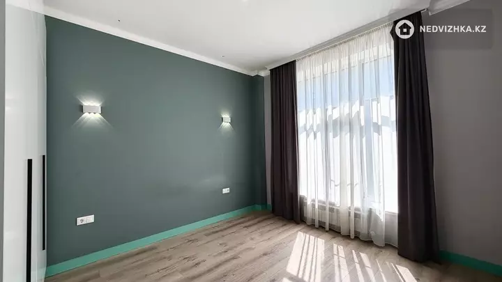 3-комнатная квартира, этаж 2 из 3, 76 м², фотография 3