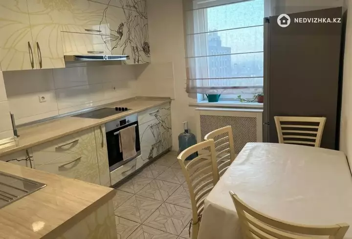 3-комнатная квартира, этаж 14 из 20, 120 м², На длительный срок
